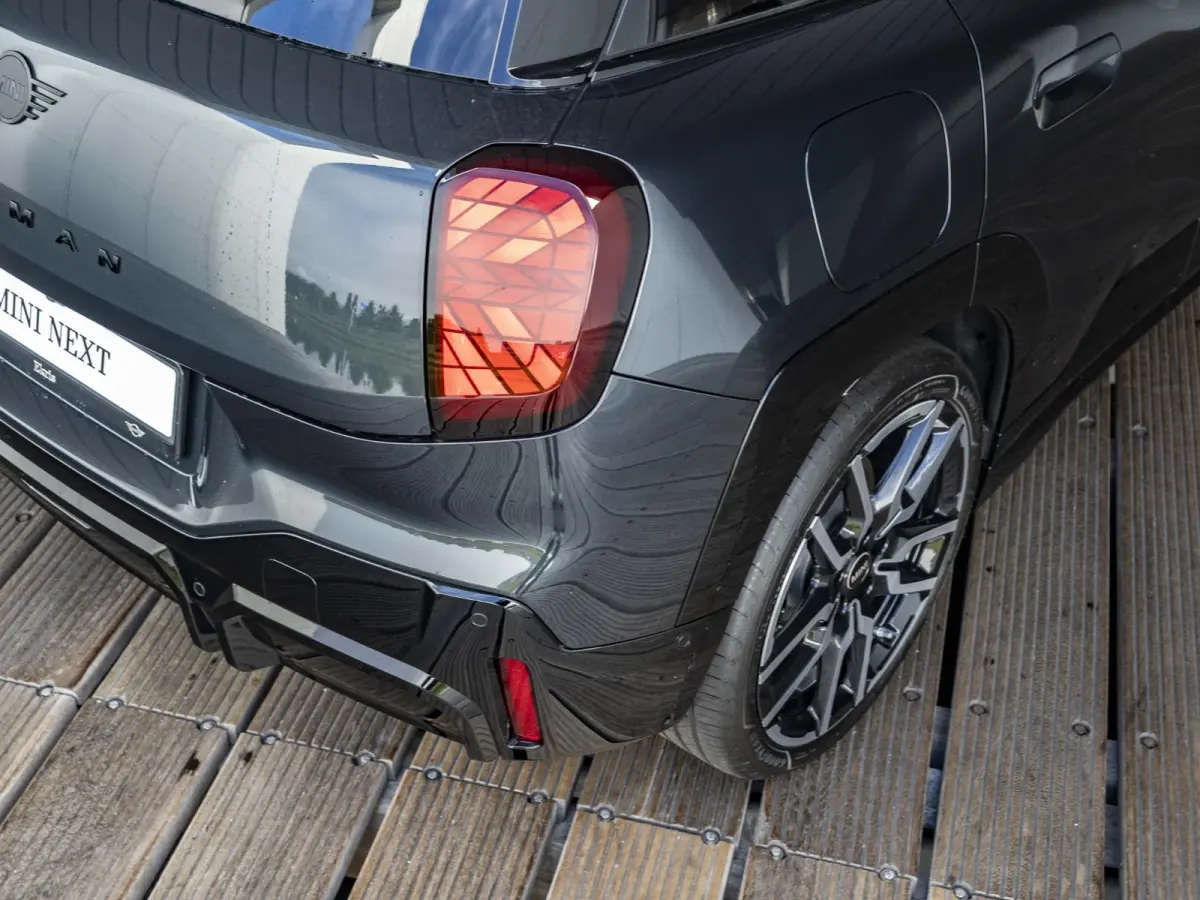 E John Cooper Works L-pakket | Glazen panoramadak | Harman Kardon | MINI Head-Up Display | 360'camera |