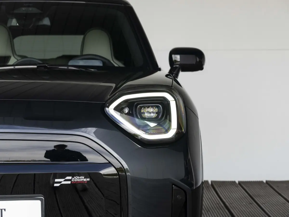 E John Cooper Works L-pakket | Glazen panoramadak | Harman Kardon | MINI Head-Up Display | 360'camera |