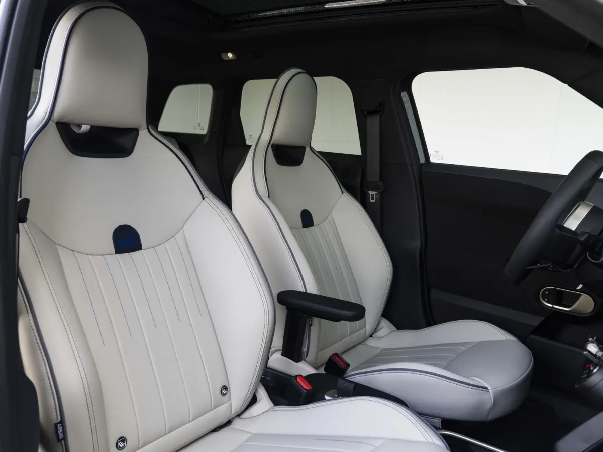 E John Cooper Works L-pakket | Glazen panoramadak | Harman Kardon | MINI Head-Up Display | 360'camera |
