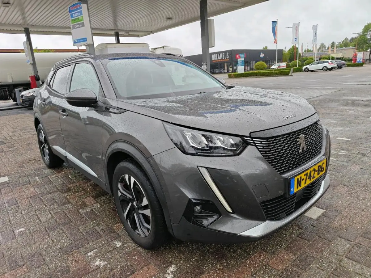 1.2 PureTech 130pk EAT8 Allure Pack | Automaat | Navigatie | Camera | Apple carplay | NL auto | Keyless | 70.000km |