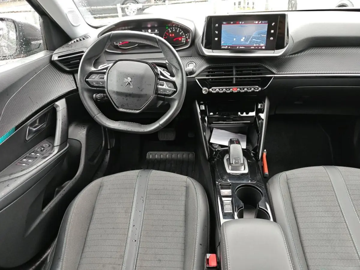 1.2 PureTech 130pk EAT8 Allure Pack | Automaat | Navigatie | Camera | Apple carplay | NL auto | Keyless | 70.000km |