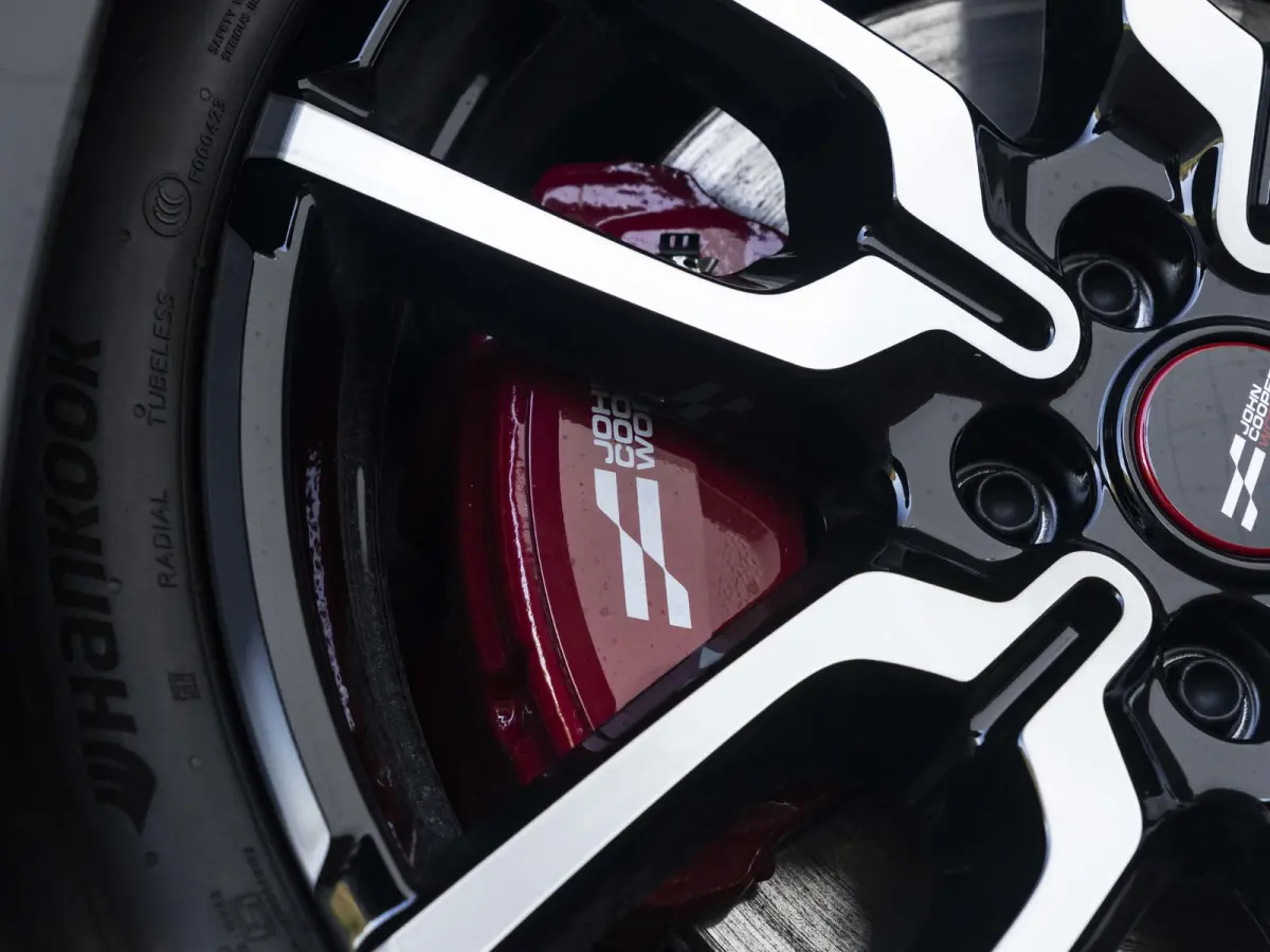 JCW John Cooper Works XL-pakket | Elektrisch verstelbare stoelen | Glazen panoramadak | Stoel & Stuurverwarming | 360' Camera |