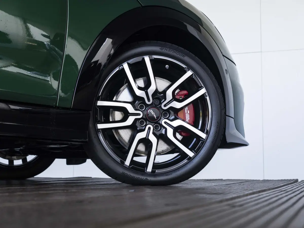 JCW John Cooper Works XL-pakket | Elektrisch verstelbare stoelen | Glazen panoramadak | Stoel & Stuurverwarming | 360' Camera |