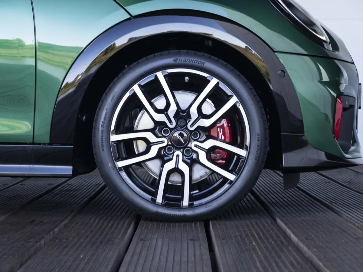 JCW John Cooper Works XL-pakket | Elektrisch verstelbare stoelen | Glazen panoramadak | Stoel & Stuurverwarming | 360' Camera |