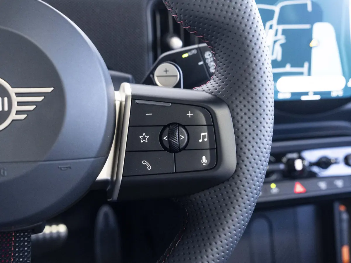 JCW John Cooper Works XL-pakket | Elektrisch verstelbare stoelen | Glazen panoramadak | Stoel & Stuurverwarming | 360' Camera |