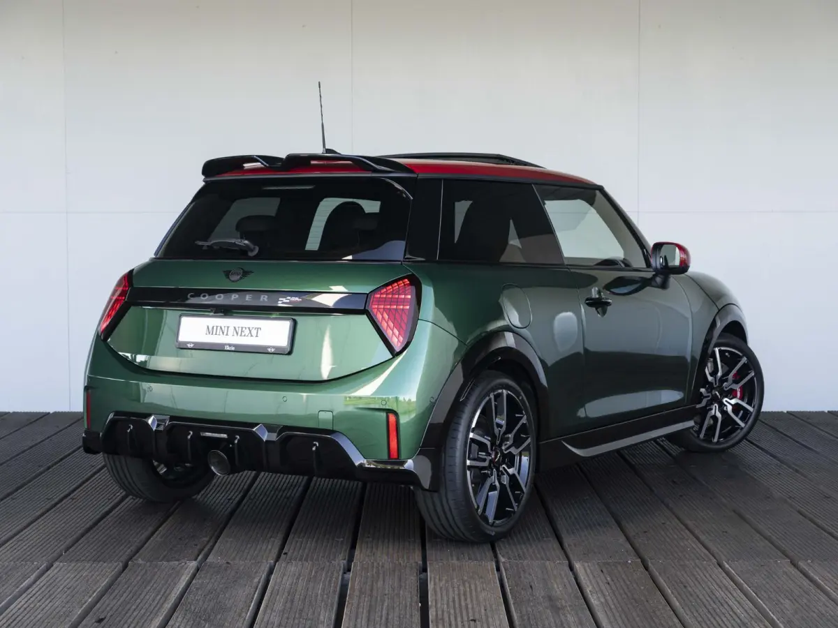 JCW John Cooper Works XL-pakket | Elektrisch verstelbare stoelen | Glazen panoramadak | Stoel & Stuurverwarming | 360' Camera |
