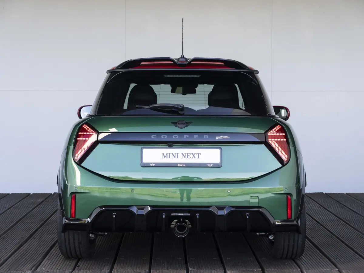 JCW John Cooper Works XL-pakket | Elektrisch verstelbare stoelen | Glazen panoramadak | Stoel & Stuurverwarming | 360' Camera |