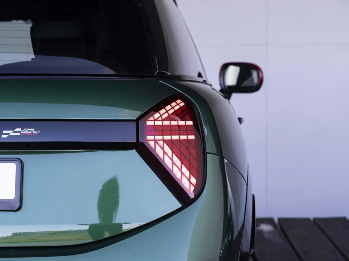 JCW John Cooper Works XL-pakket | Elektrisch verstelbare stoelen | Glazen panoramadak | Stoel & Stuurverwarming | 360' Camera |