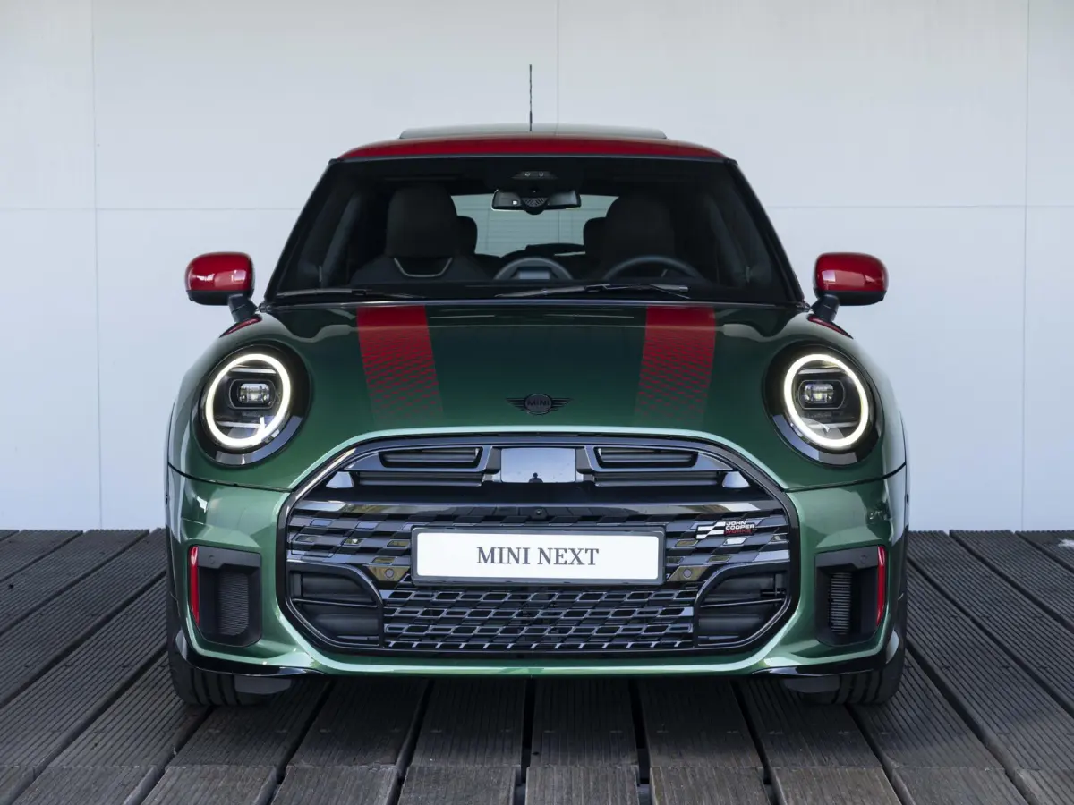 JCW John Cooper Works XL-pakket | Elektrisch verstelbare stoelen | Glazen panoramadak | Stoel & Stuurverwarming | 360' Camera |