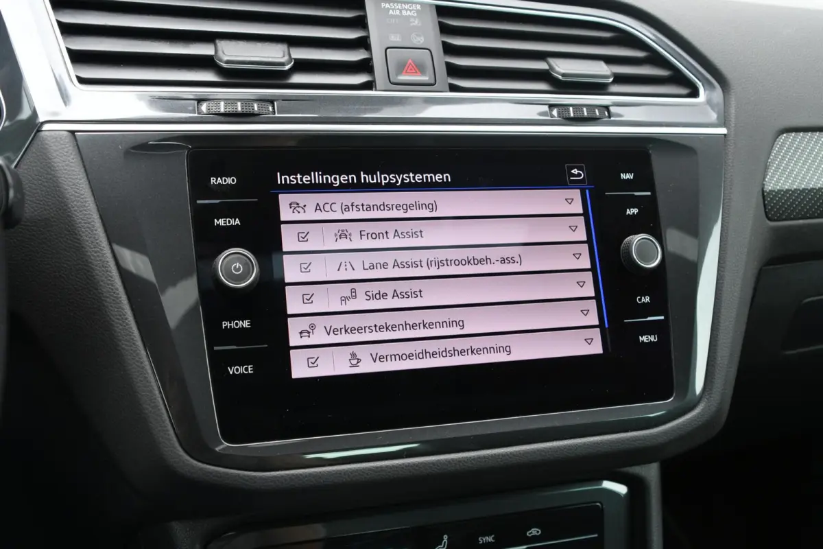 1.4 TSI eHybrid R-Line Business+ | SOH 98,93%