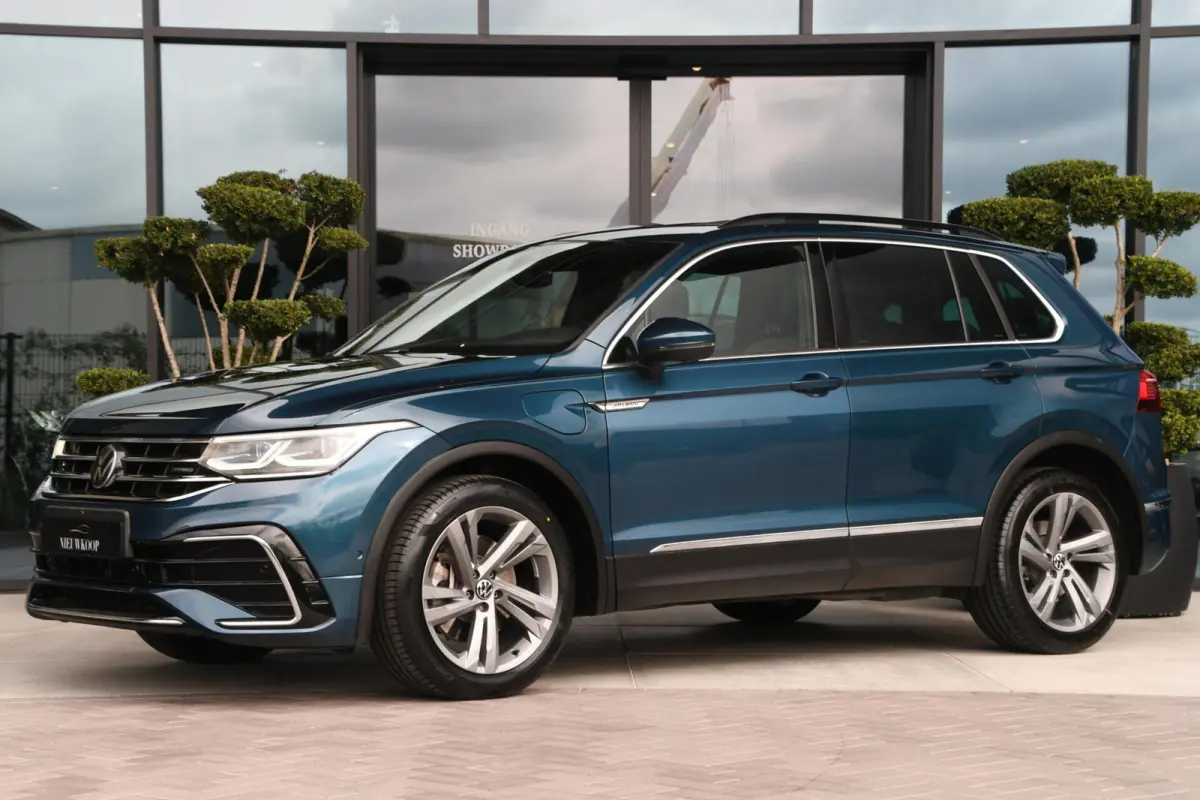 1.4 TSI eHybrid R-Line Business+ | SOH 98,93%