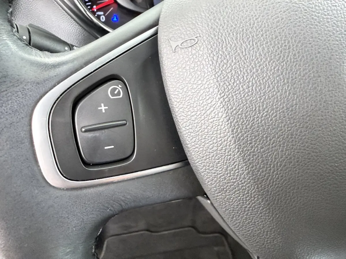 TCe 120 EDC Xmod | Automaat | Trekhaak | Navigatie | Climate Control |