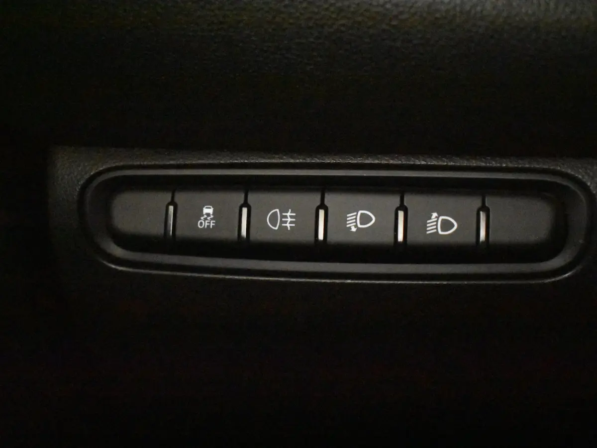 Lim. Icon | Achteruitrijcamera | Keyless | Apple car Android auto | Keyless | Cruise control | Navi | DAB | LED