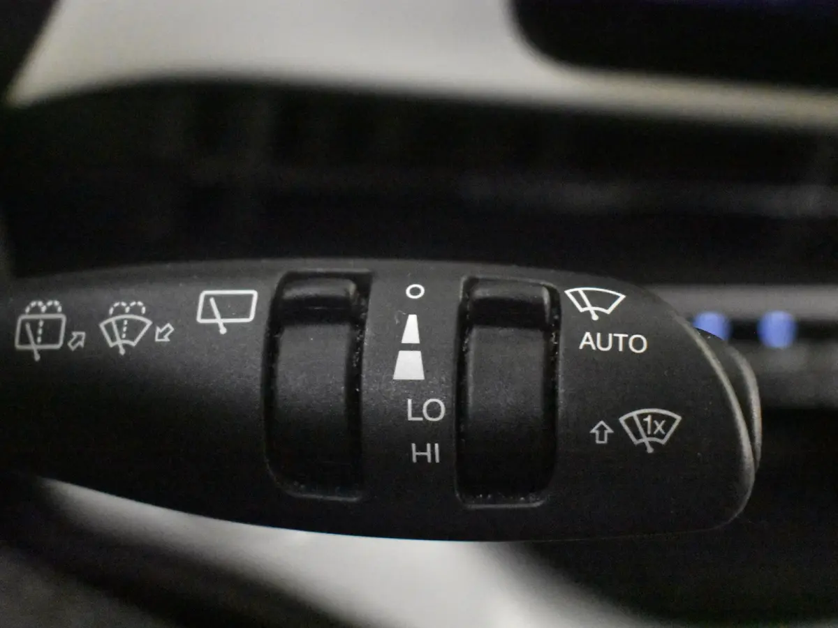 Lim. Icon | Achteruitrijcamera | Keyless | Apple car Android auto | Keyless | Cruise control | Navi | DAB | LED