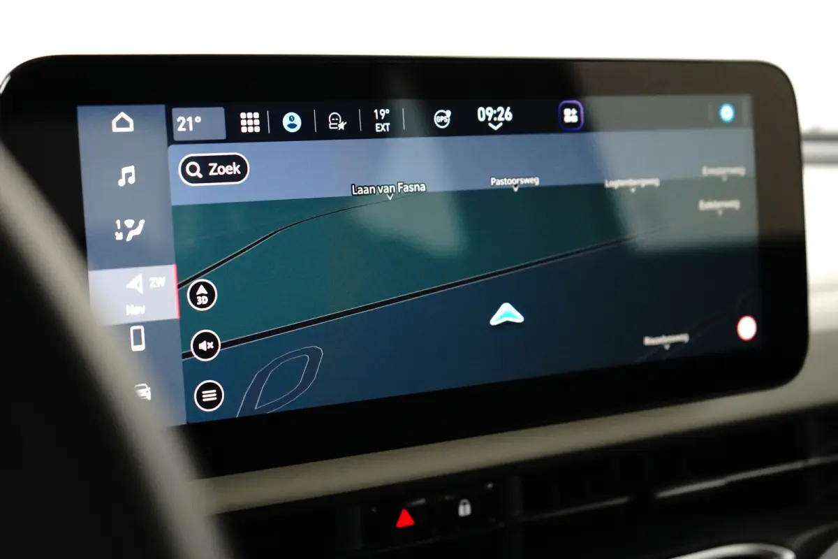 Lim. Icon | Achteruitrijcamera | Keyless | Apple car Android auto | Keyless | Cruise control | Navi | DAB | LED