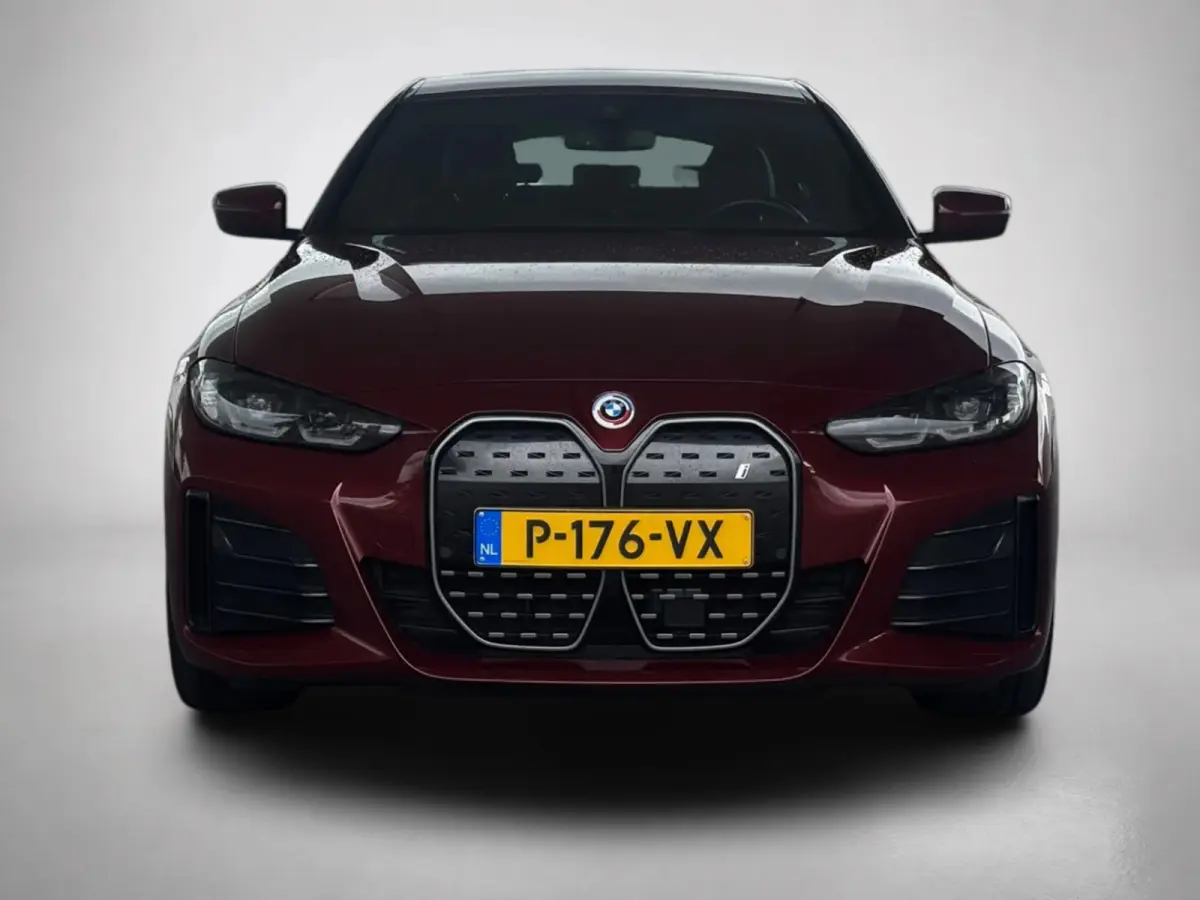 EDrive40 84 kWh M-sport(1e Eig, Dealer OndH, NL-auto, Harman/Kardon, SfeerV, 360 Camera, Lane Assit, Active Cruise, Etc)