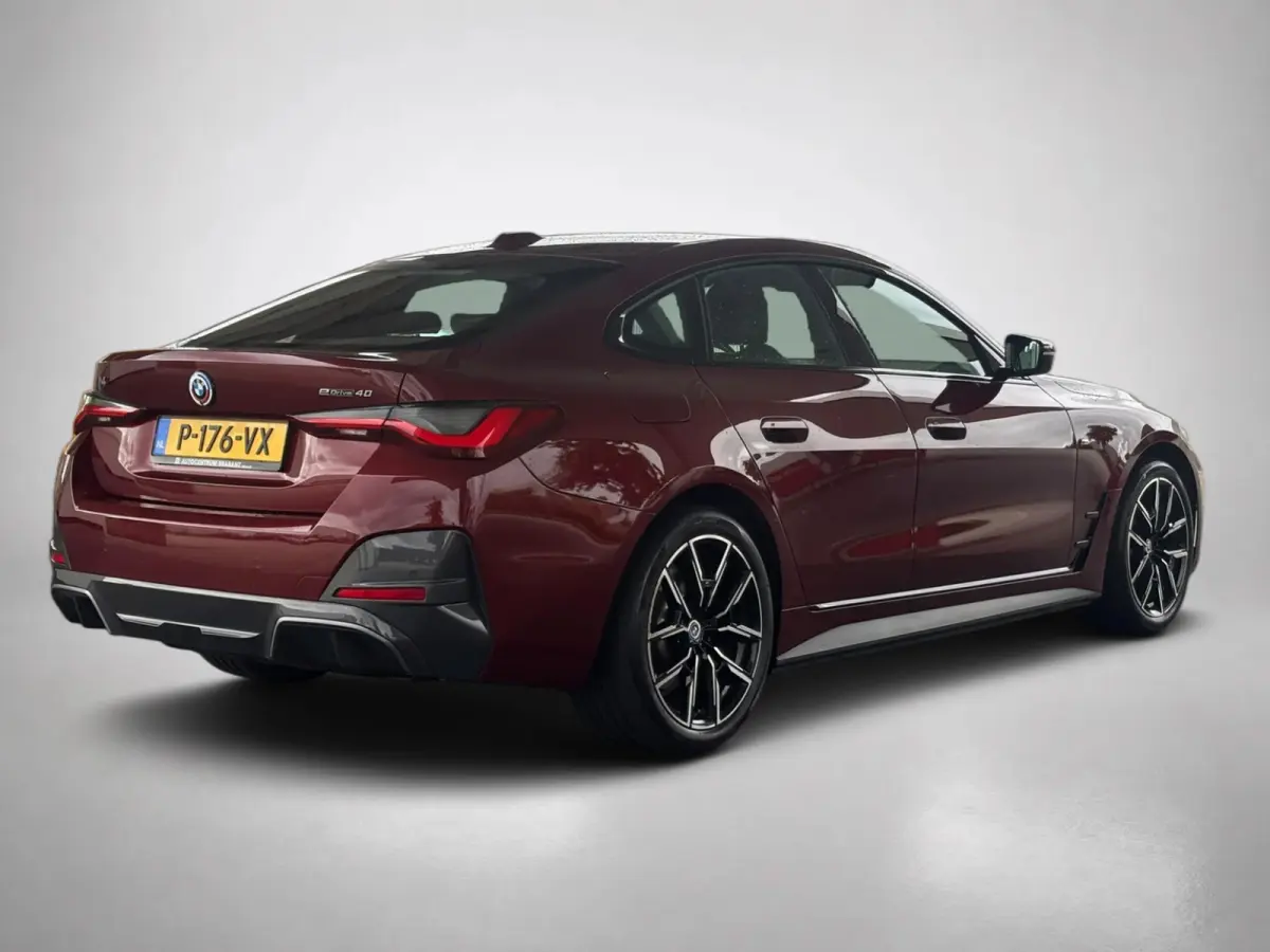 EDrive40 84 kWh M-sport(1e Eig, Dealer OndH, NL-auto, Harman/Kardon, SfeerV, 360 Camera, Lane Assit, Active Cruise, Etc)