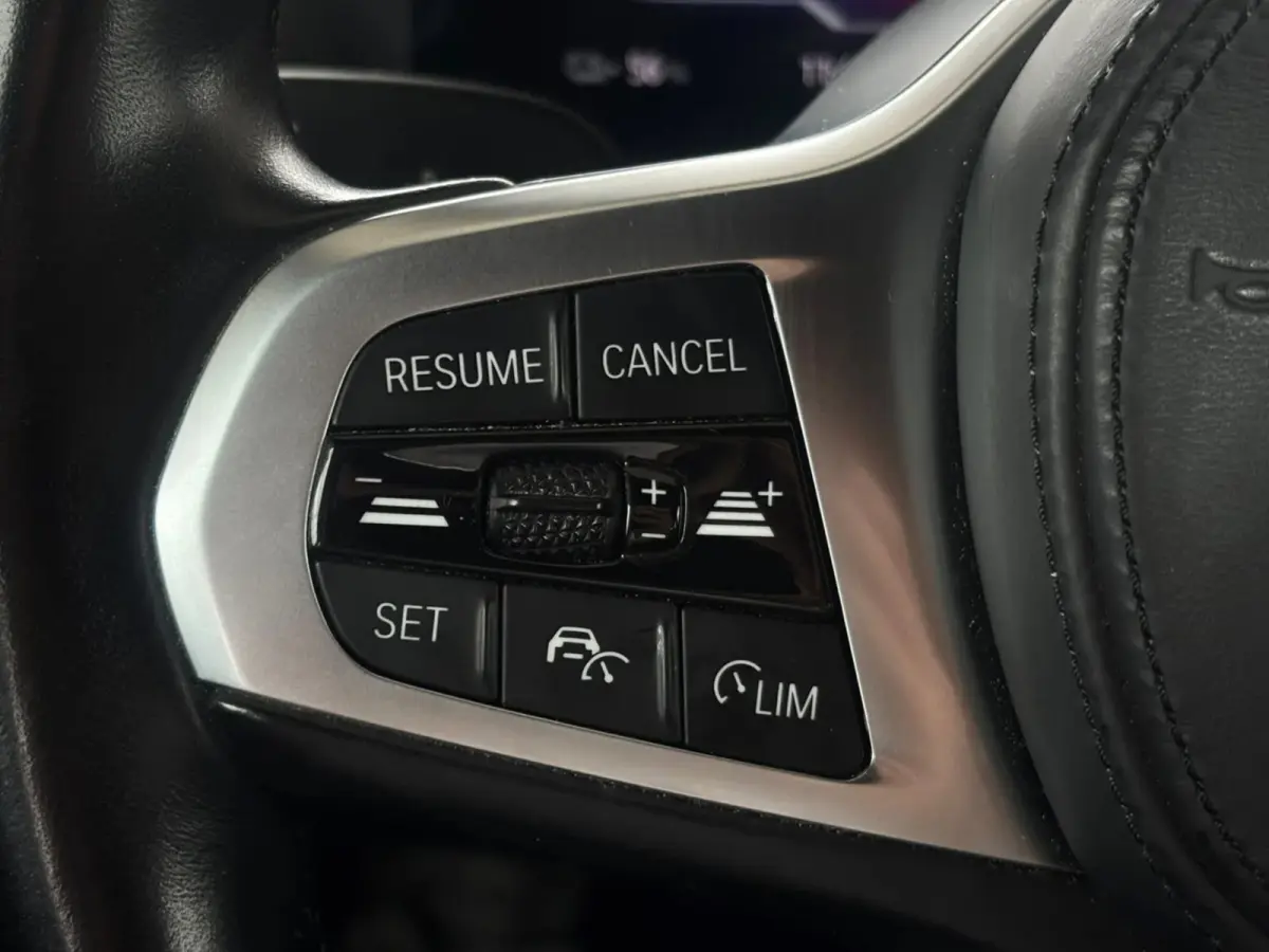 EDrive40 84 kWh M-sport(1e Eig, Dealer OndH, NL-auto, Harman/Kardon, SfeerV, 360 Camera, Lane Assit, Active Cruise, Etc)