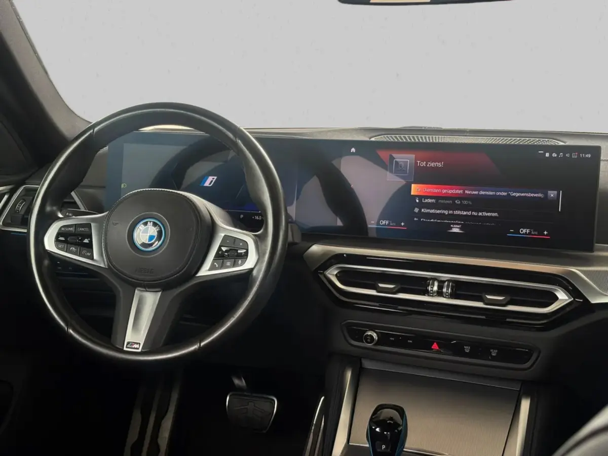 EDrive40 84 kWh M-sport(1e Eig, Dealer OndH, NL-auto, Harman/Kardon, SfeerV, 360 Camera, Lane Assit, Active Cruise, Etc)