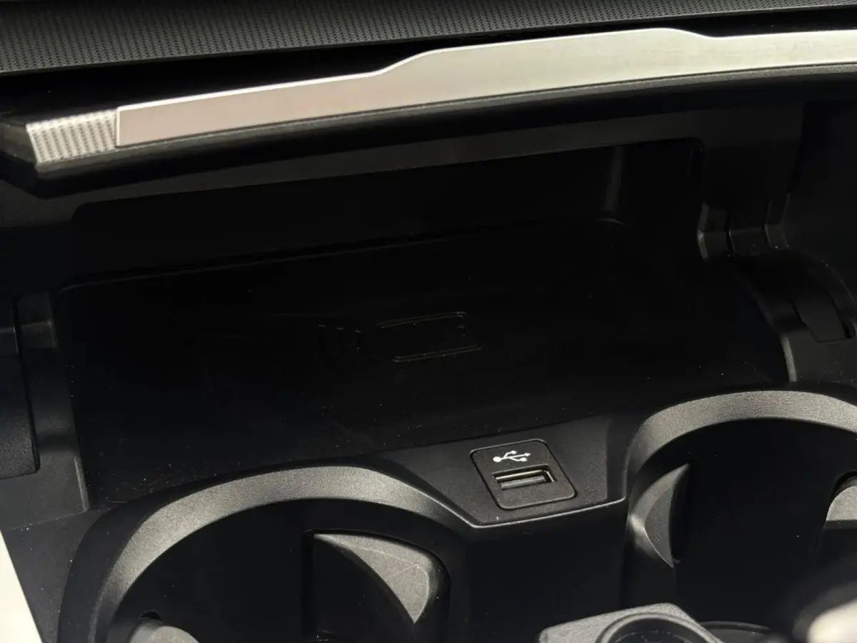 EDrive40 84 kWh M-sport(1e Eig, Dealer OndH, NL-auto, Harman/Kardon, SfeerV, 360 Camera, Lane Assit, Active Cruise, Etc)