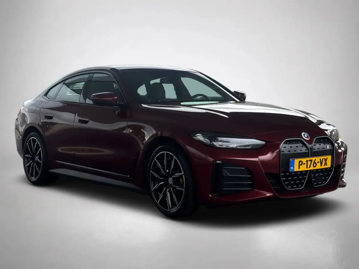 EDrive40 84 kWh M-sport(1e Eig, Dealer OndH, NL-auto, Harman/Kardon, SfeerV, 360 Camera, Lane Assit, Active Cruise, Etc)