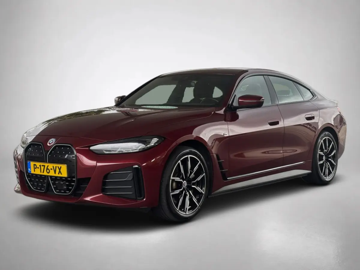 EDrive40 84 kWh M-sport(1e Eig, Dealer OndH, NL-auto, Harman/Kardon, SfeerV, 360 Camera, Lane Assit, Active Cruise, Etc)