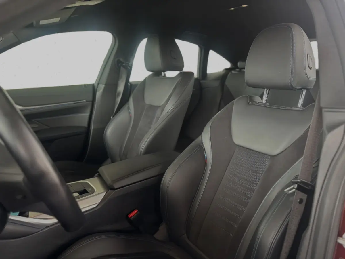 EDrive40 84 kWh M-sport(1e Eig, Dealer OndH, NL-auto, Harman/Kardon, SfeerV, 360 Camera, Lane Assit, Active Cruise, Etc)