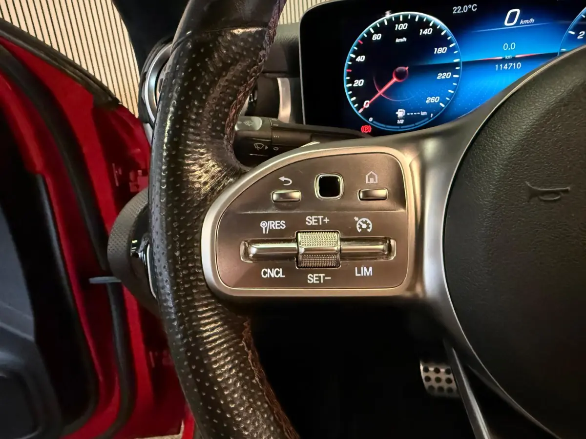 200 Sedan AMG STYLING-PANORAMA-NIGHT-CAMERA-WIDESCREEN-APPLE CARPLAY