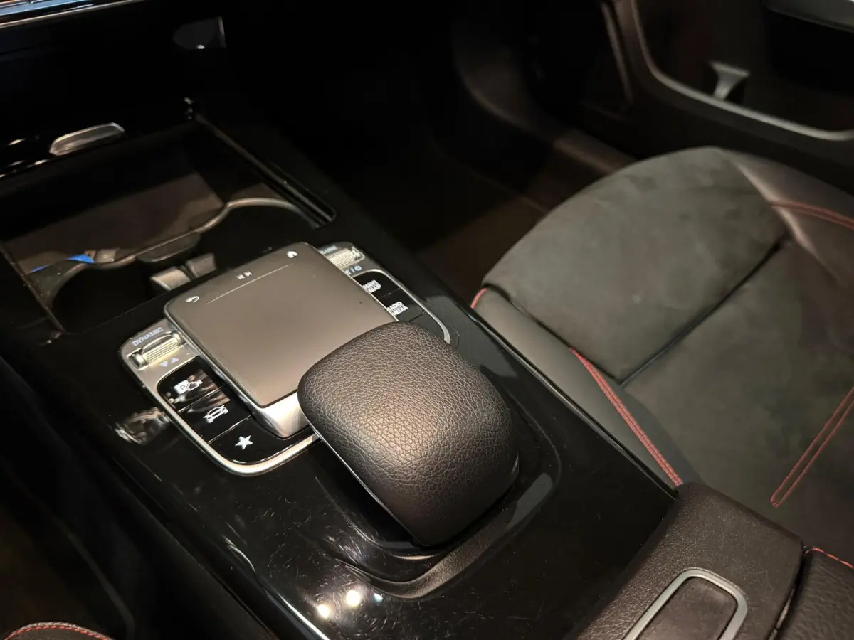 200 Sedan AMG STYLING-PANORAMA-NIGHT-CAMERA-WIDESCREEN-APPLE CARPLAY