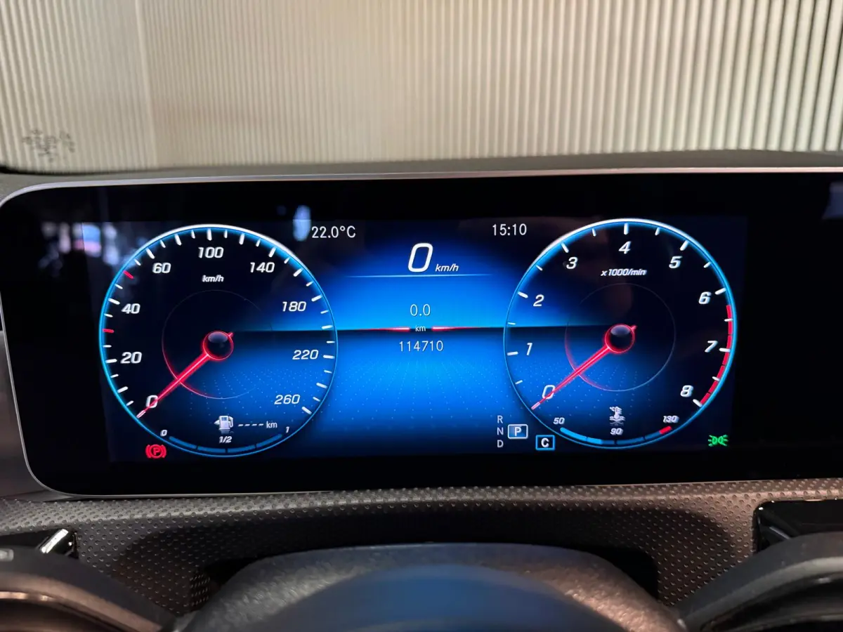 200 Sedan AMG STYLING-PANORAMA-NIGHT-CAMERA-WIDESCREEN-APPLE CARPLAY
