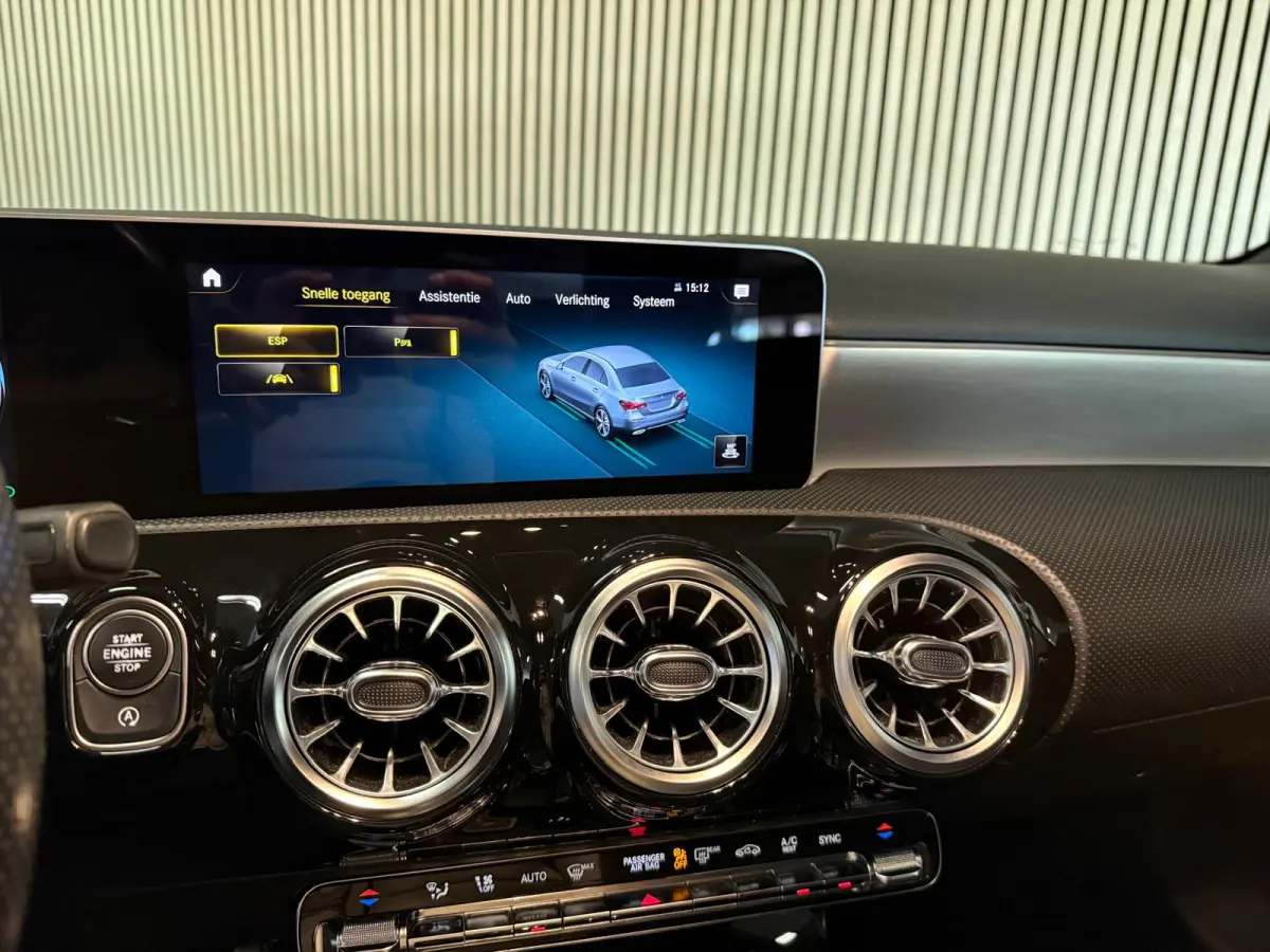 200 Sedan AMG STYLING-PANORAMA-NIGHT-CAMERA-WIDESCREEN-APPLE CARPLAY