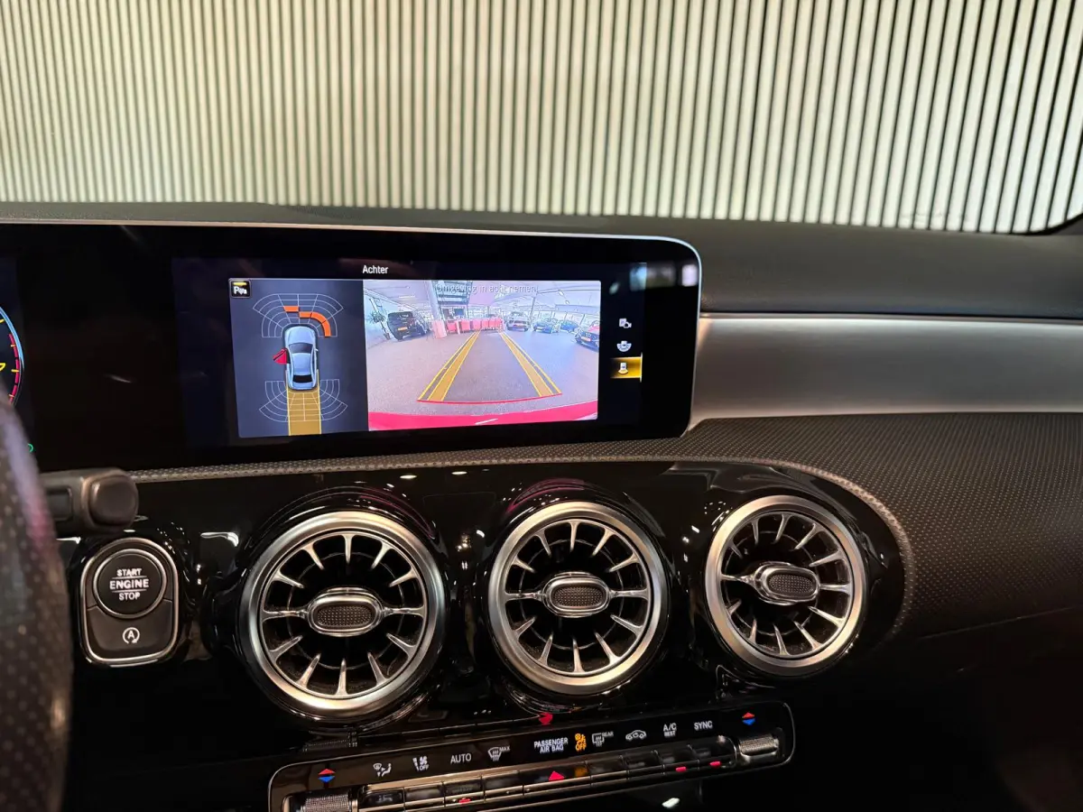 200 Sedan AMG STYLING-PANORAMA-NIGHT-CAMERA-WIDESCREEN-APPLE CARPLAY