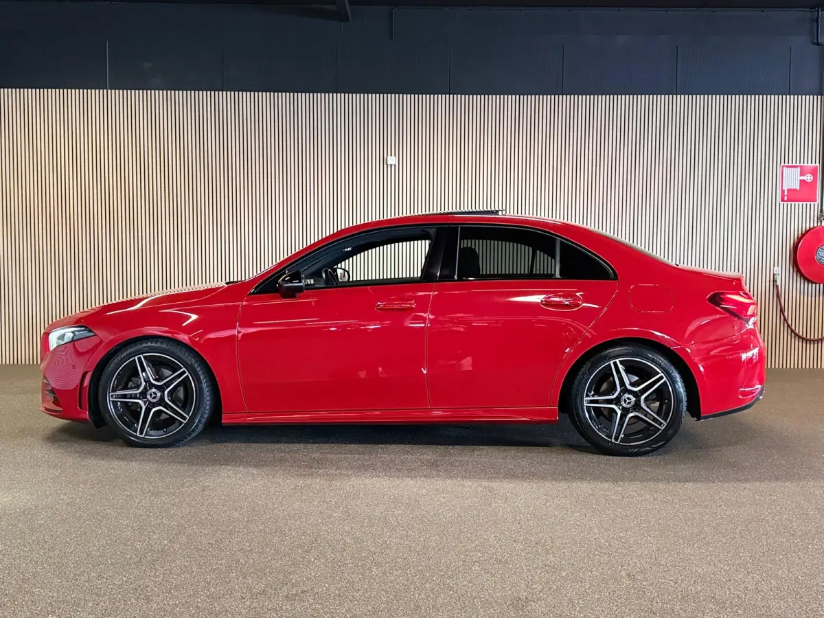 200 Sedan AMG STYLING-PANORAMA-NIGHT-CAMERA-WIDESCREEN-APPLE CARPLAY