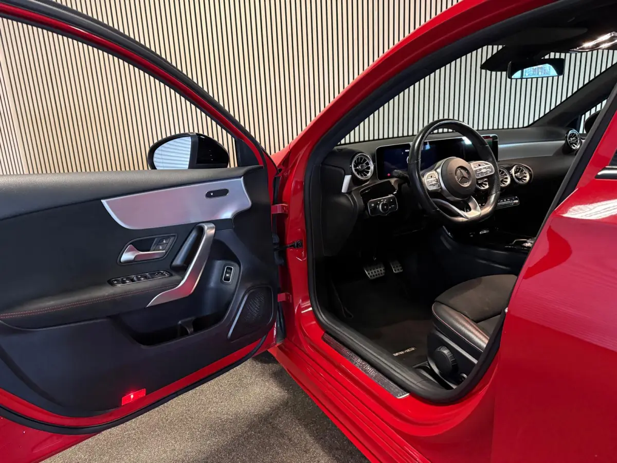 200 Sedan AMG STYLING-PANORAMA-NIGHT-CAMERA-WIDESCREEN-APPLE CARPLAY