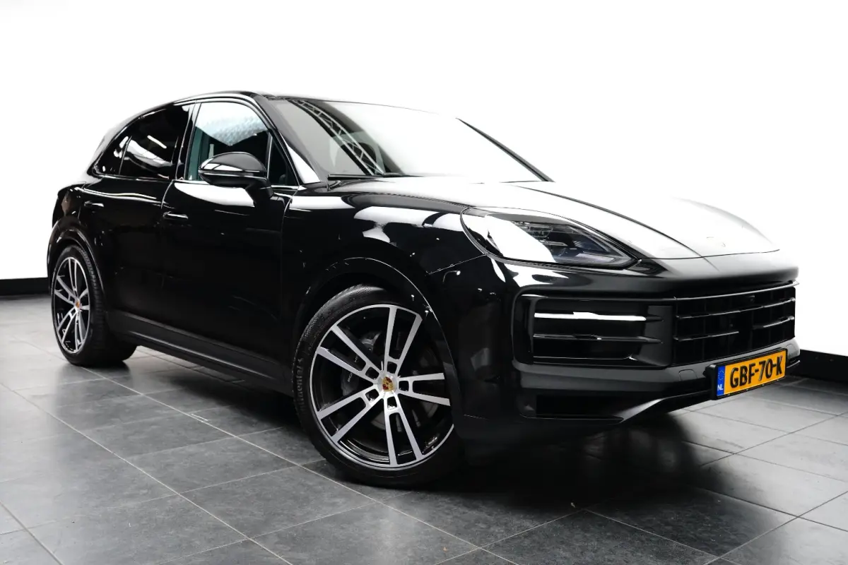 3.0 E-HYBRID 469PK / NAVI / LEDER / CLIMA / LED-MATRIX / 1E EIGENAAR / ORG. NL / BTW AUTO / PANO. DAK / 22" LMV / SOFT-CLOSE / SPORT CHRONO / BOSE / ACHTERASBESTURING / RACE-TEX CARBON STUUR