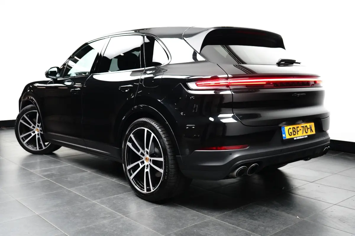 3.0 E-HYBRID 469PK / NAVI / LEDER / CLIMA / LED-MATRIX / 1E EIGENAAR / ORG. NL / BTW AUTO / PANO. DAK / 22" LMV / SOFT-CLOSE / SPORT CHRONO / BOSE / ACHTERASBESTURING / RACE-TEX CARBON STUUR