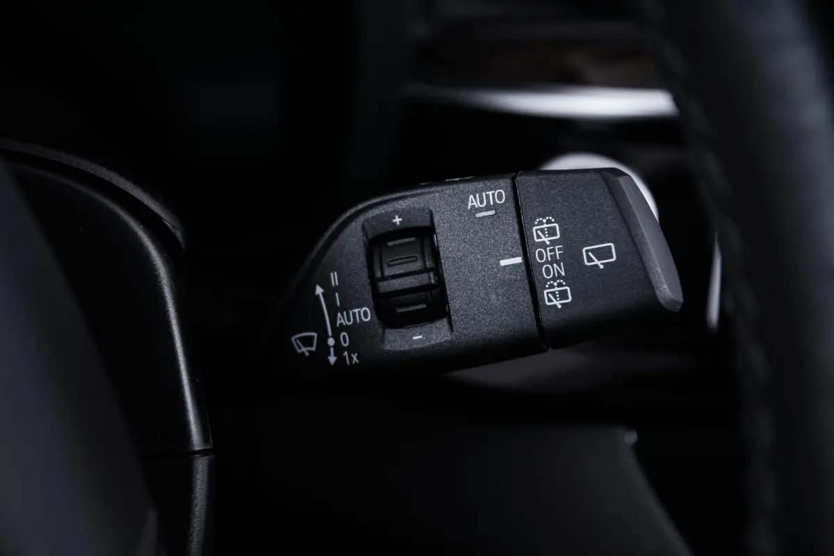 520d xDrive High Executive Luxury Line - Trekhaak - Panoramadak - zonneschermen - Getinte ruiten - Parking Assistant - BMW Live Cockpit Professional - Elektrisch verwarmde voorstoelen -
