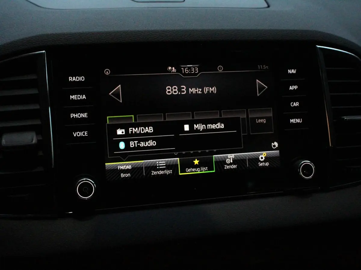 1.5 TSI 150pk Automaat Ambition Navigatie Apple Carpla/Android Auto Camera Climate Control Adaptive Cruise control Lichtmetalen Velgen