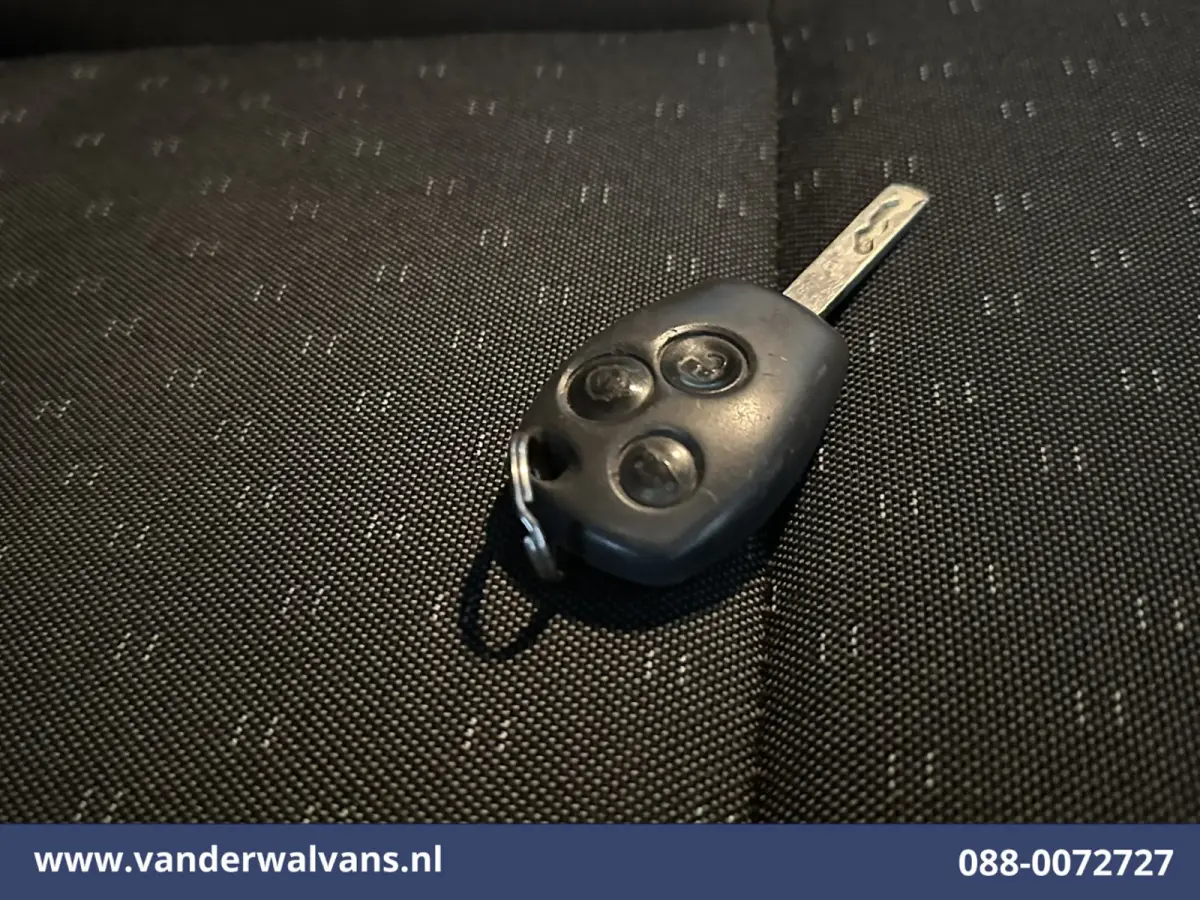 2.3 CDTI 146pk L2H2 Euro6 Airco | Camera | Omvormer | Imperiaal | Navigatie 2500kg Trekhaak, Cruisecontrol, Parkeersensoren, Bijrijdersbank