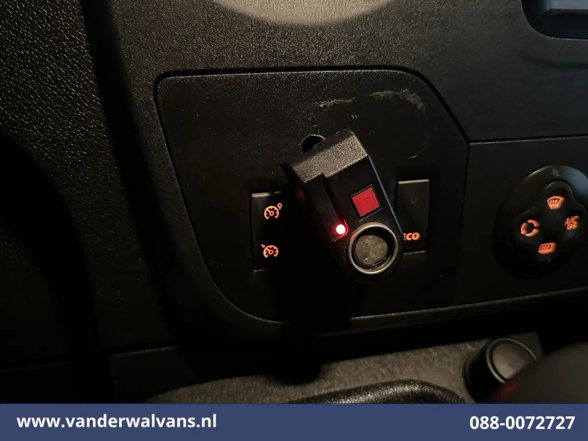 2.3 CDTI 146pk L2H2 Euro6 Airco | Camera | Omvormer | Imperiaal | Navigatie 2500kg Trekhaak, Cruisecontrol, Parkeersensoren, Bijrijdersbank