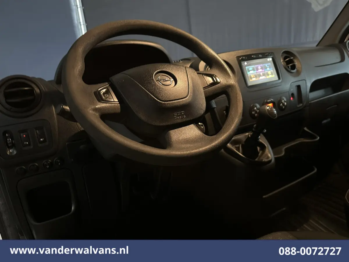 2.3 CDTI 146pk L2H2 Euro6 Airco | Camera | Omvormer | Imperiaal | Navigatie 2500kg Trekhaak, Cruisecontrol, Parkeersensoren, Bijrijdersbank