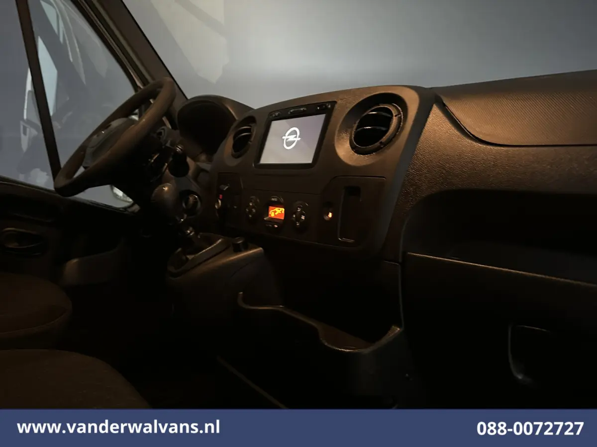 2.3 CDTI 146pk L2H2 Euro6 Airco | Camera | Omvormer | Imperiaal | Navigatie 2500kg Trekhaak, Cruisecontrol, Parkeersensoren, Bijrijdersbank