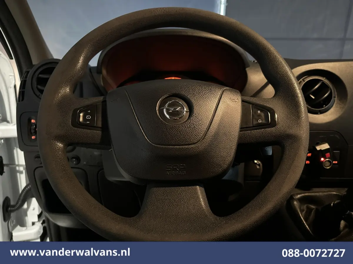 2.3 CDTI 146pk L2H2 Euro6 Airco | Camera | Omvormer | Imperiaal | Navigatie 2500kg Trekhaak, Cruisecontrol, Parkeersensoren, Bijrijdersbank