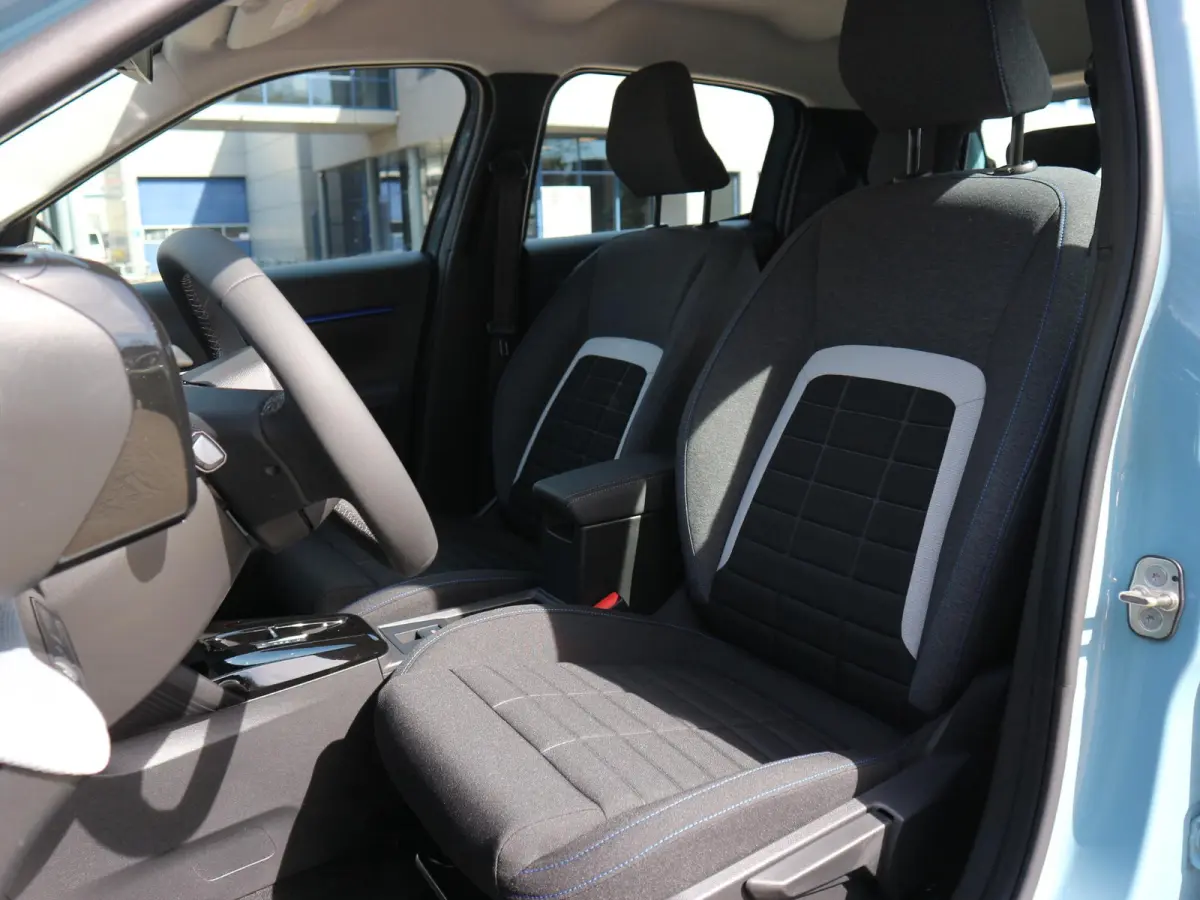 Plus 113pk Comfort Range 44 kWh / Trekhaak / Navigatie / Sensoren / Apple Carplay