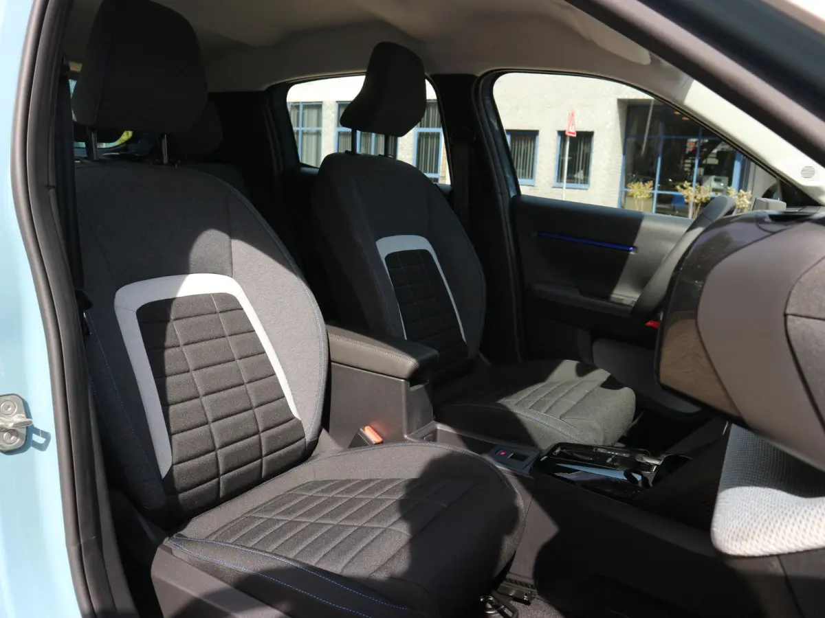 Plus 113pk Comfort Range 44 kWh / Trekhaak / Navigatie / Sensoren / Apple Carplay