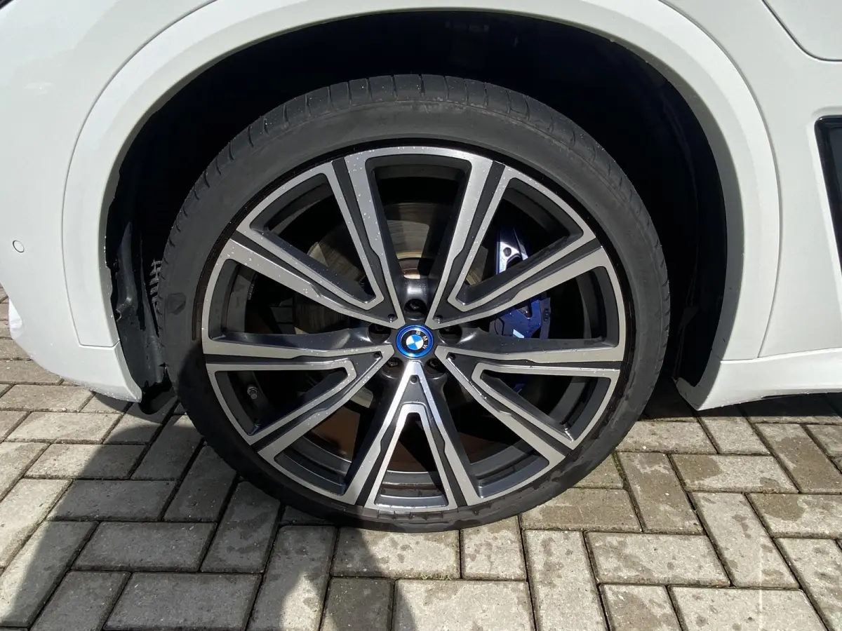 xDrive45e High Executive | TREKHAAK | PANORAMADAK | SOFTCLOSE | LASER LED | LUCHTVERING | ADAPTIEF ONDERSTEL | 360 CAMERA | VOL LEDER | STOEL-STUURVERWARMING | MEMORY STOELEN | NAVIGATIE | C