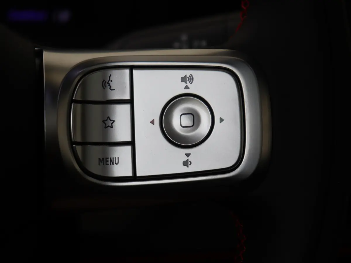 Brabus / Drive Pilot / Stuurwiel- & Stoelverwarming voor- & achterin / Head-Up Display / Sennheiser Audio / Panoramadak / 3e display