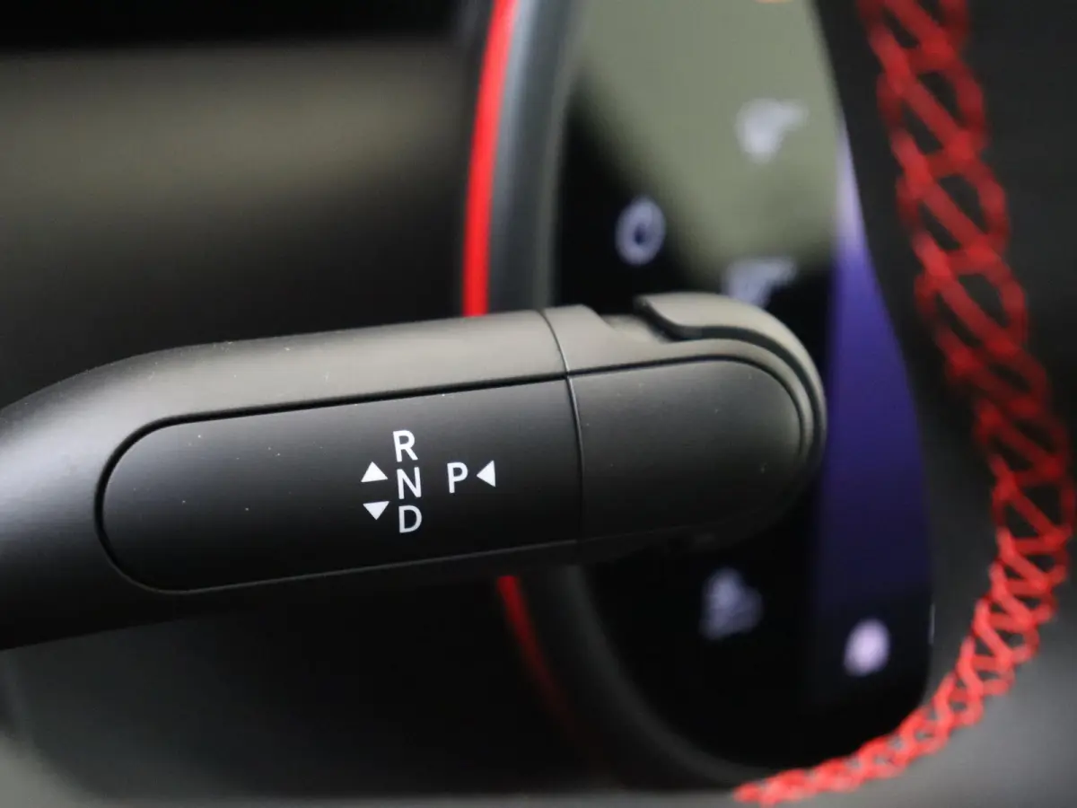 Brabus / Drive Pilot / Stuurwiel- & Stoelverwarming voor- & achterin / Head-Up Display / Sennheiser Audio / Panoramadak / 3e display