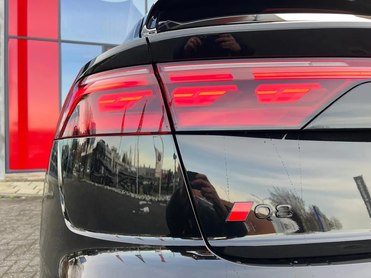 60 TFSI e Q8 quattro Pro Line S Competition