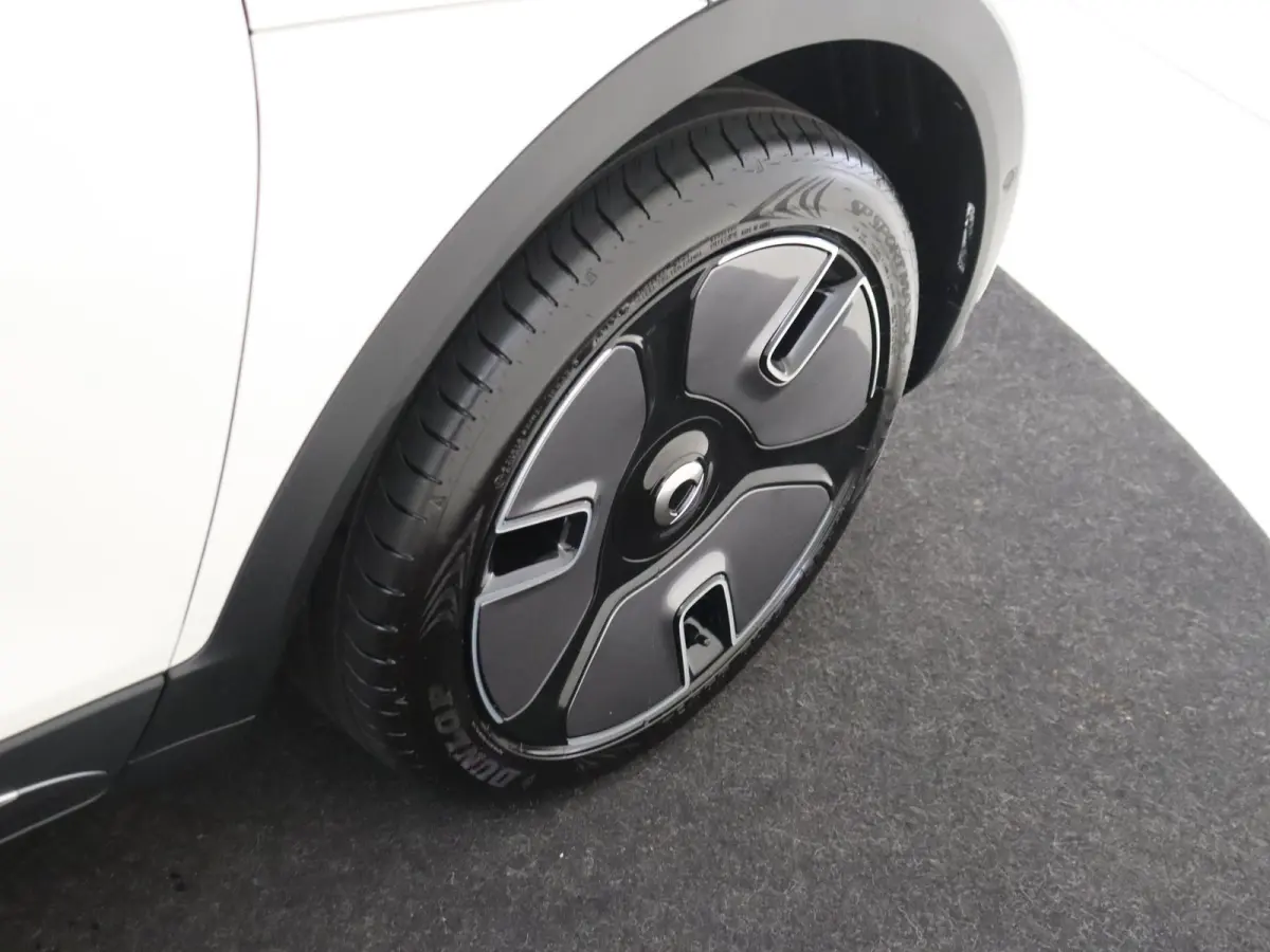 Premium / Stoelverwarming / Achteruitrijcamera / Glasdak / Elektrische-Stoelen / Apple-carplay /andriod-auto /